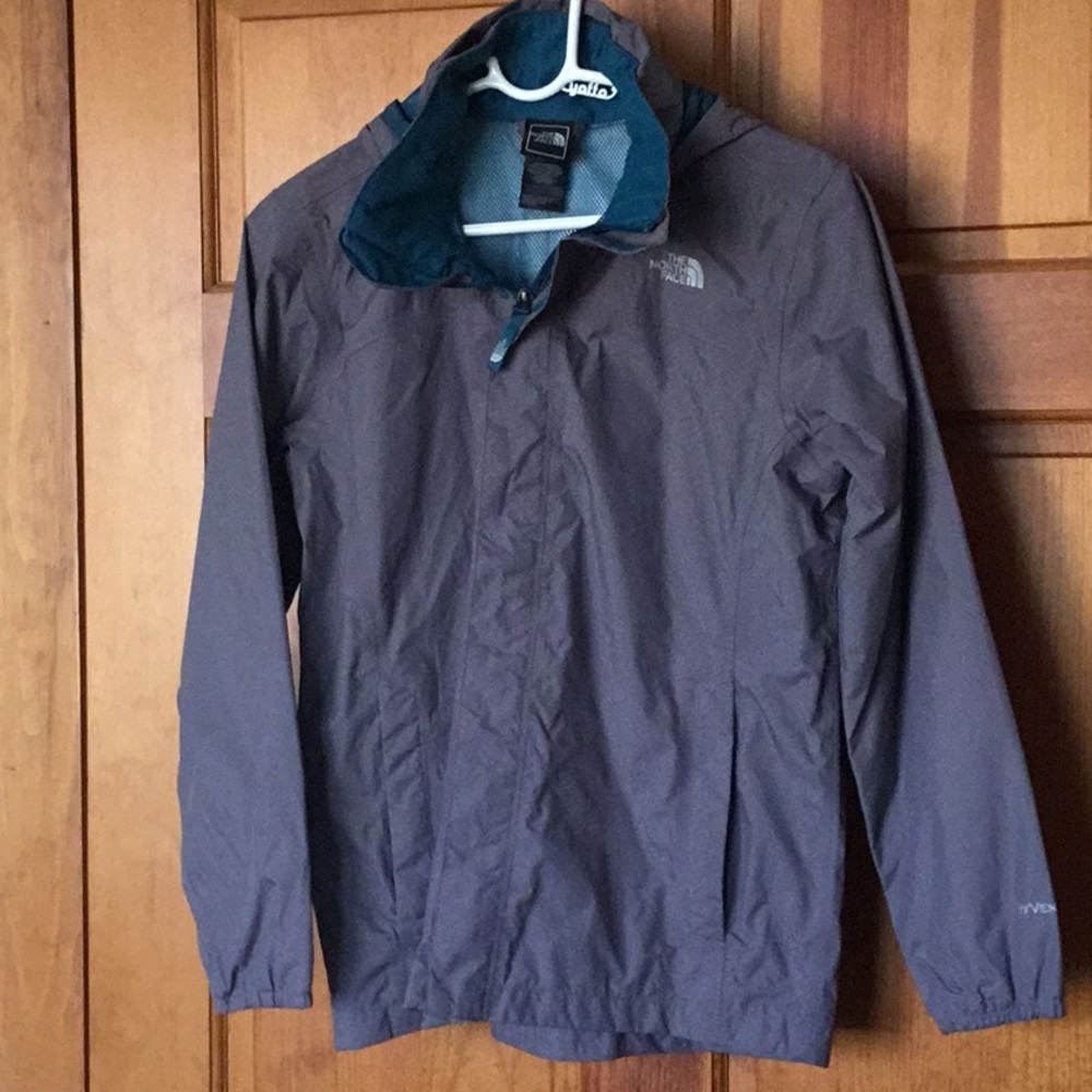 Northface raincoat/windbreaker.  Yth L 14/16 wmnXS